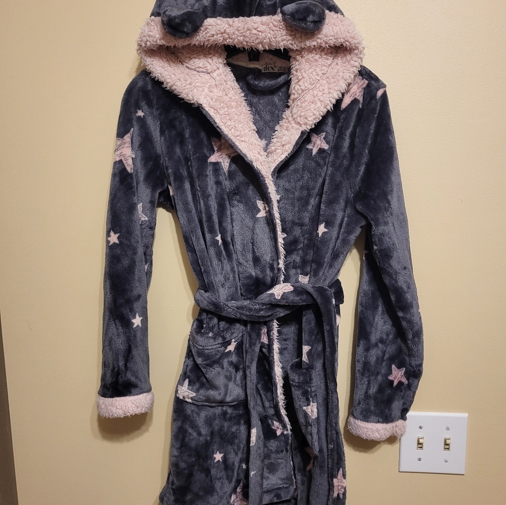 Dex fuzzy bath robe
